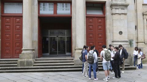 Foto de la Facultad de Medicina de Santiago, el pasado mes de mayo